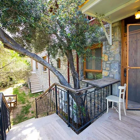 Lovely House Surrounded By Nature With Balcony And Terrace In Palamutbuku Datca Lägenhet